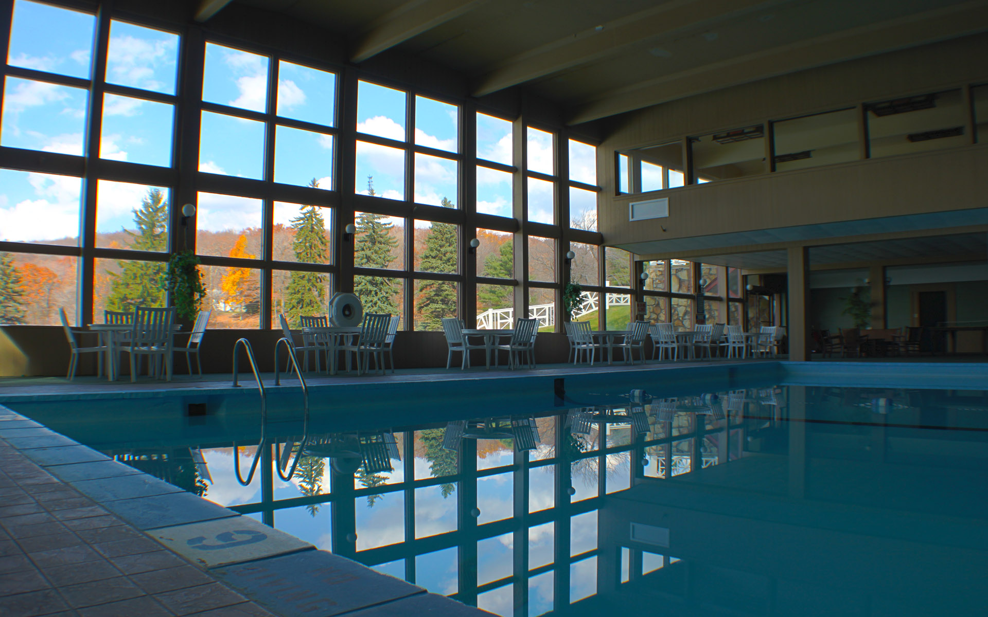 hotel near me with heated pool