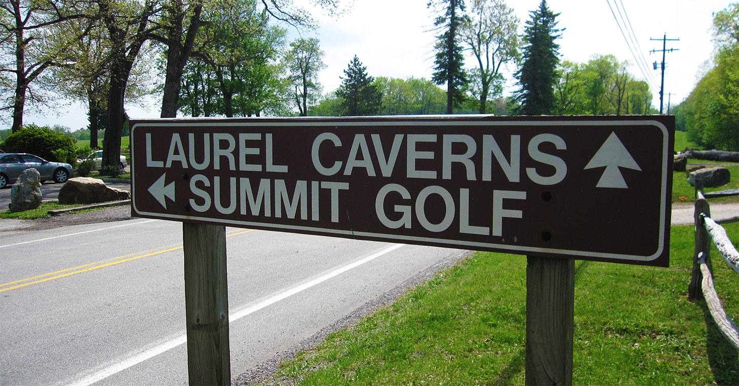 Summit Inn’s mountaintop golf course sign